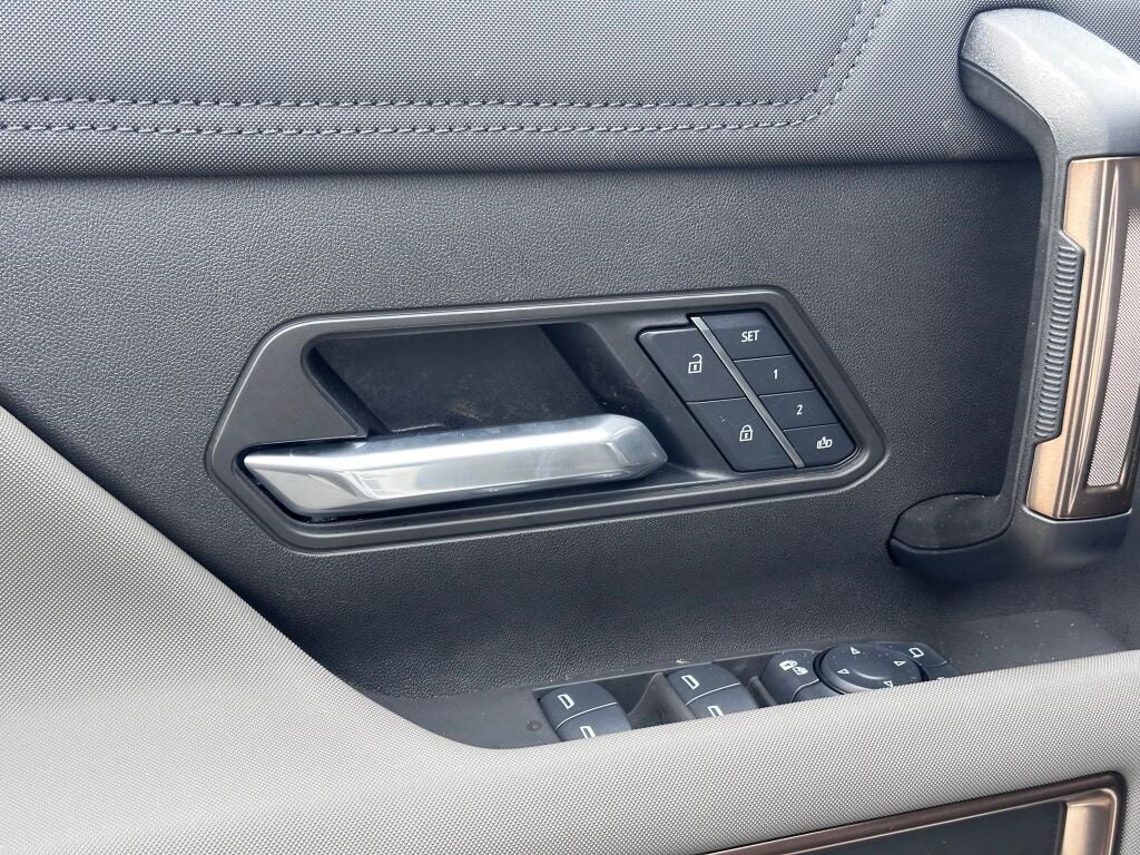 2025 GMC Hummer EV SUV 2X