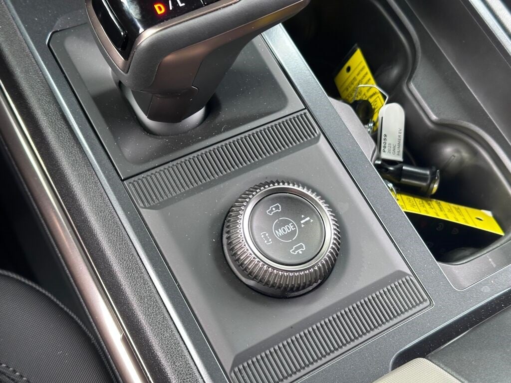 2025 GMC Hummer EV SUV 2X