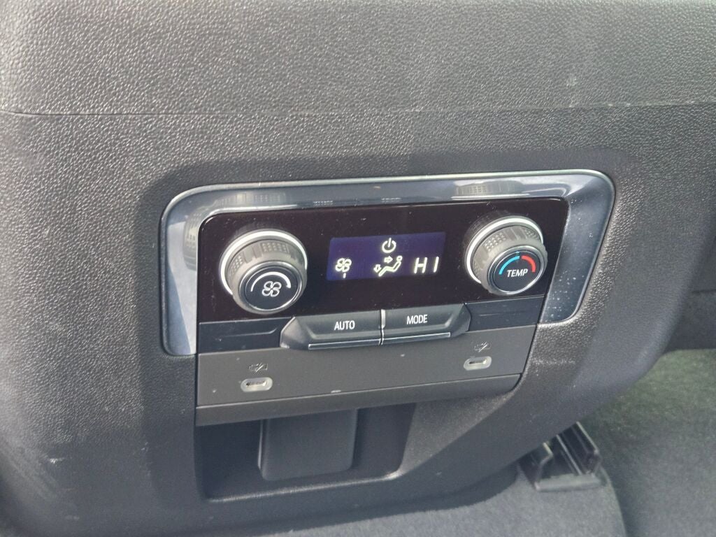 2023 Chevrolet Suburban LS