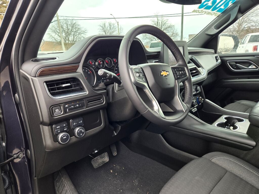 2023 Chevrolet Suburban LS