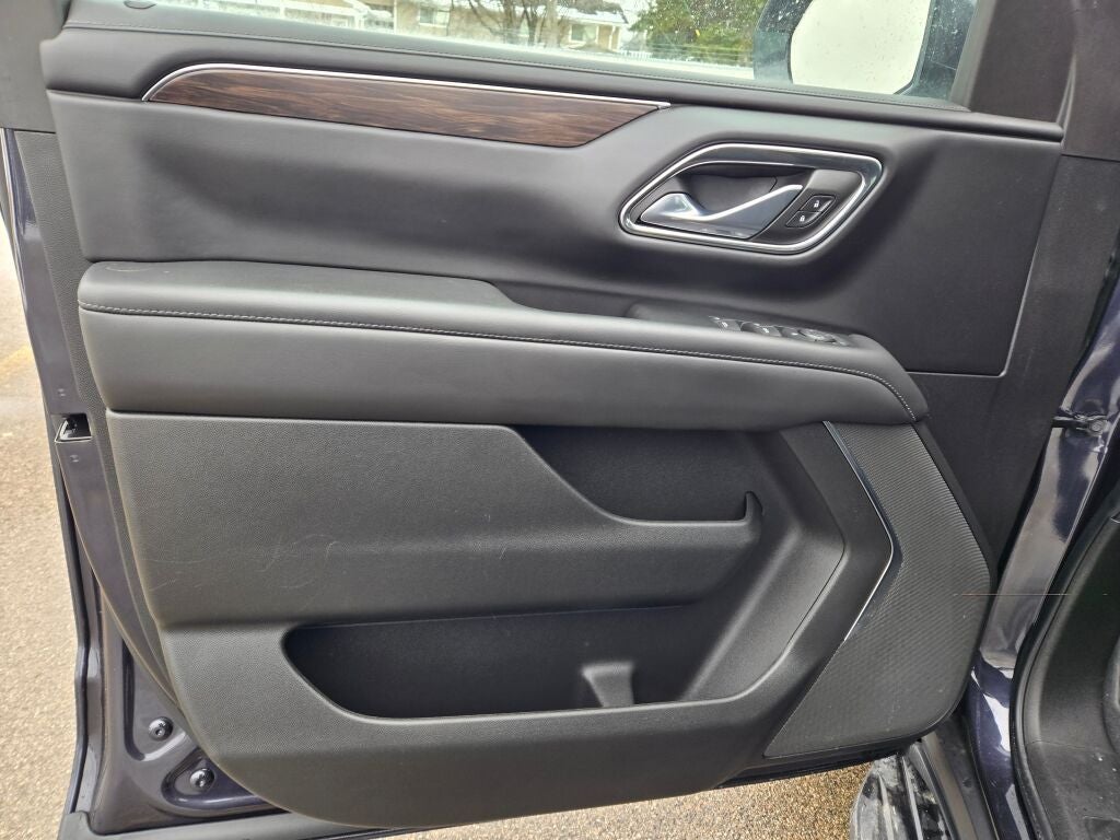 2023 Chevrolet Suburban LS