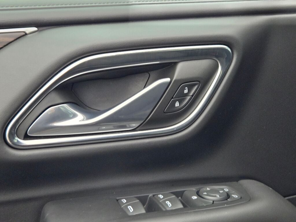 2023 Chevrolet Suburban LS