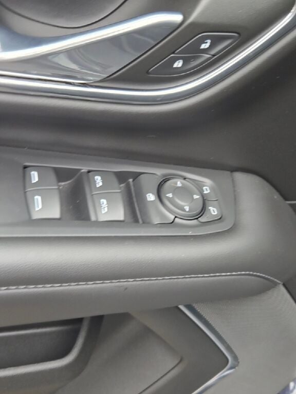 2023 Chevrolet Suburban LS