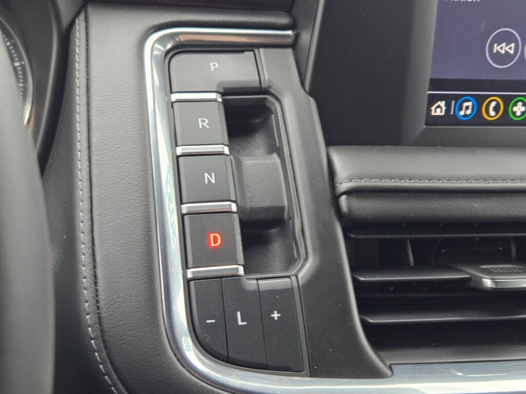 2023 Chevrolet Suburban LS