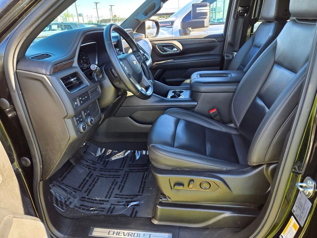 2023 Chevrolet Suburban LT