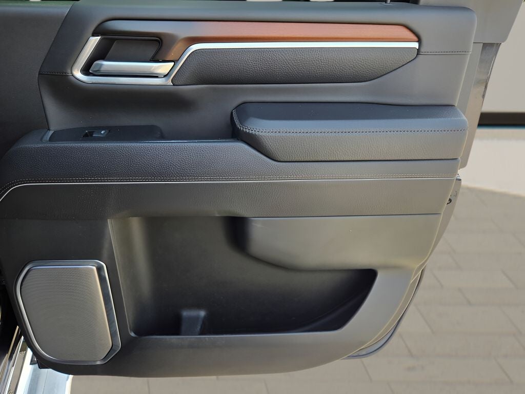 2025 GMC Sierra 2500HD Denali