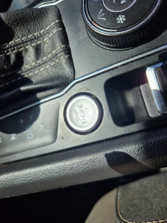 2022 Volkswagen Atlas 3.6L V6 SEL Premium R-Line