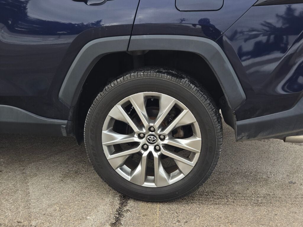 2020 Toyota RAV4 XLE Premium