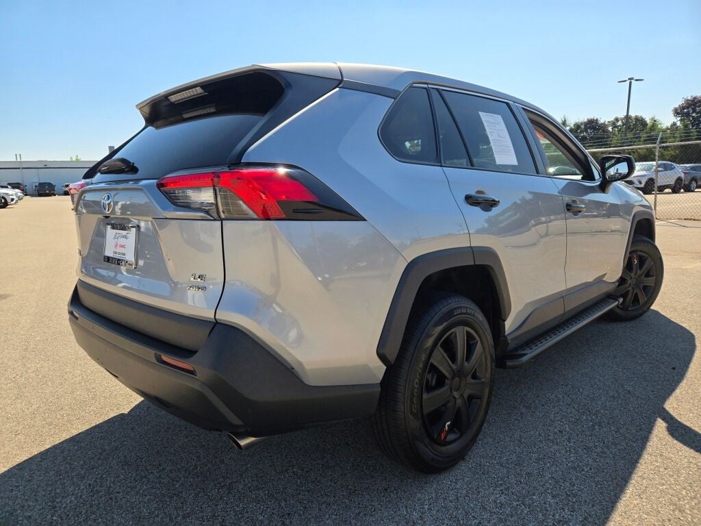 2022 Toyota RAV4 LE