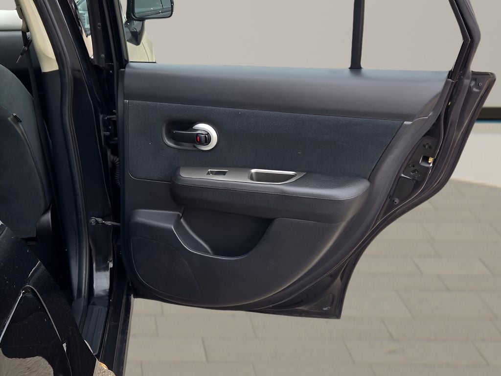2011 Nissan Versa 1.8 S
