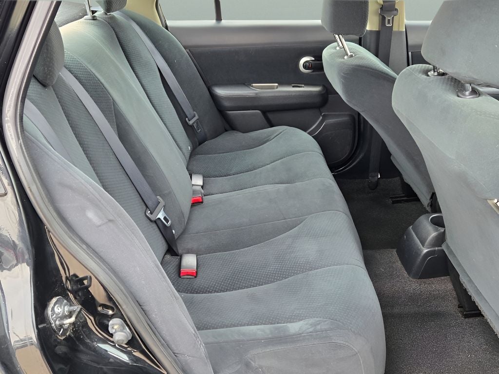 2011 Nissan Versa 1.8 S