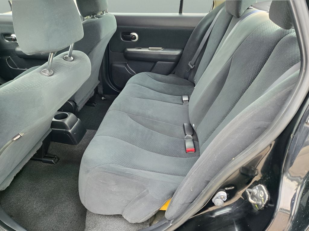 2011 Nissan Versa 1.8 S