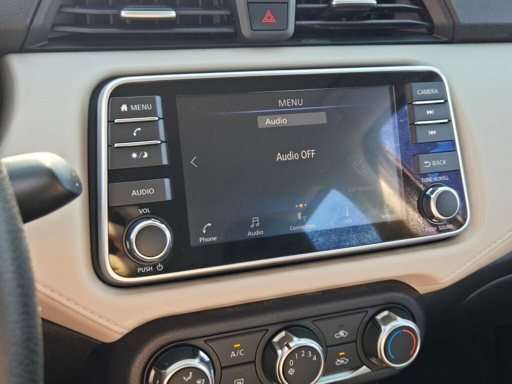 2022 Nissan Versa 1.6 SV