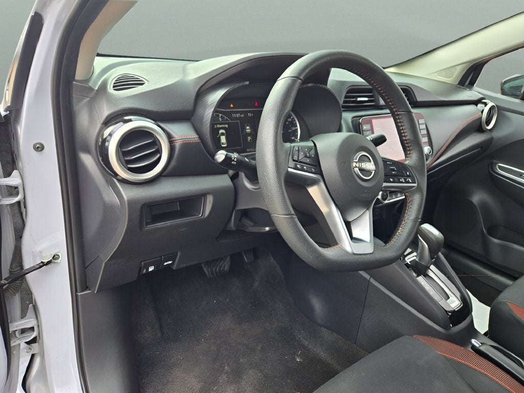 2024 Nissan Versa 1.6 SR