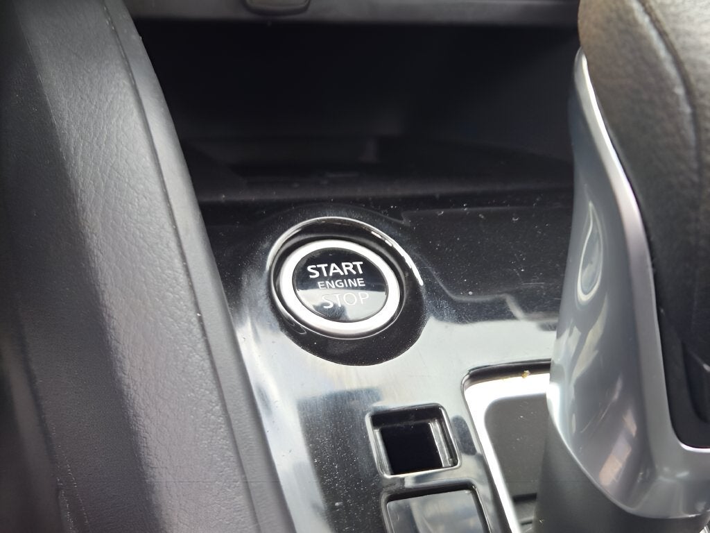 2024 Nissan Versa 1.6 SR