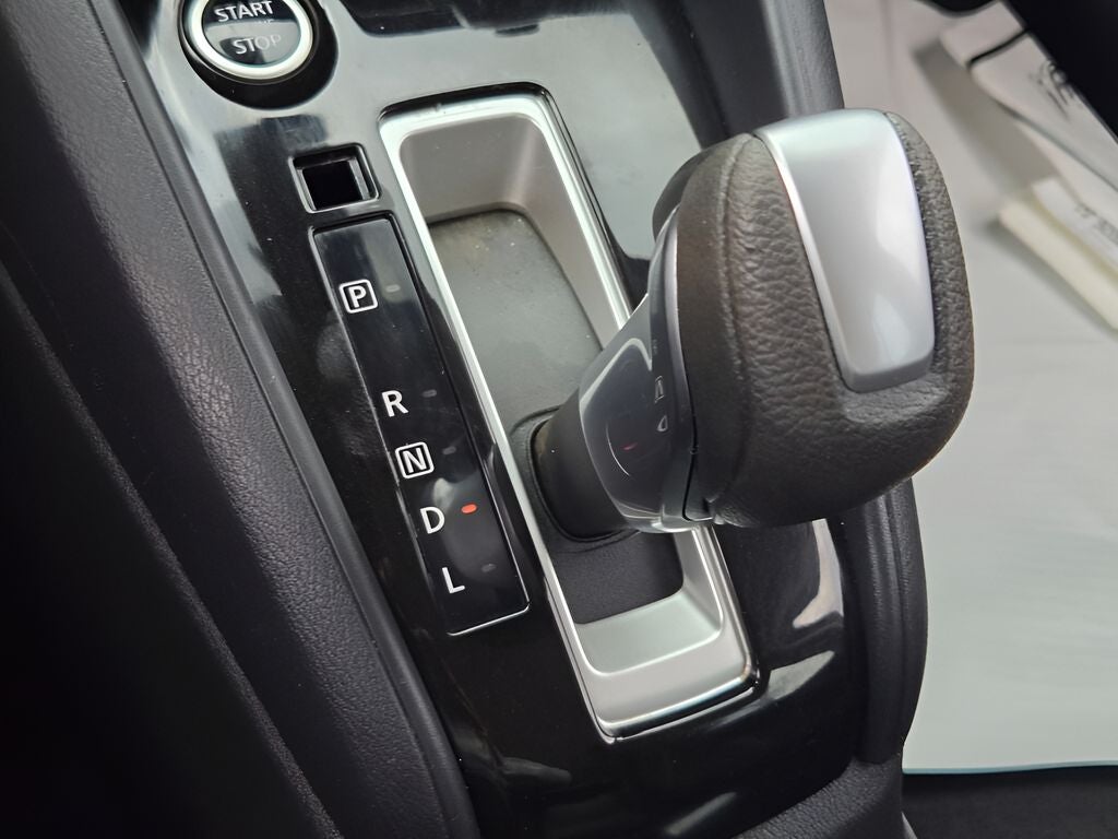 2024 Nissan Versa 1.6 SR