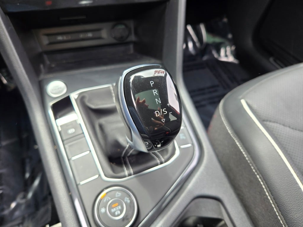 2024 Volkswagen Tiguan 2.0T SEL R-Line