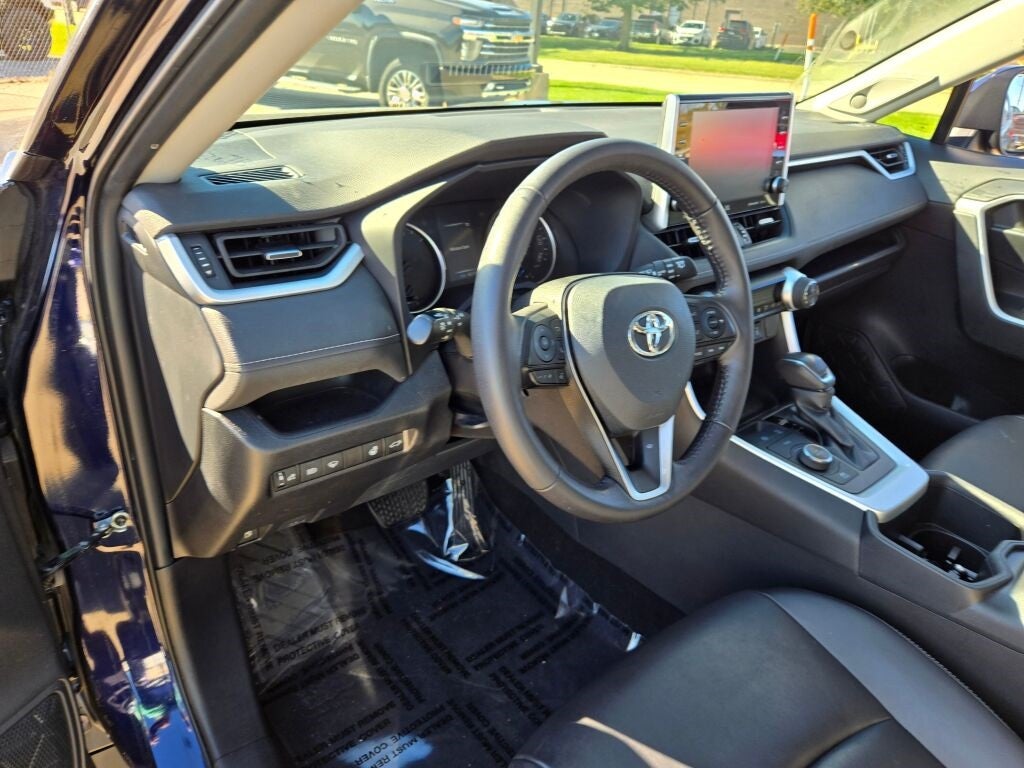 2022 Toyota RAV4 Hybrid XLE Premium