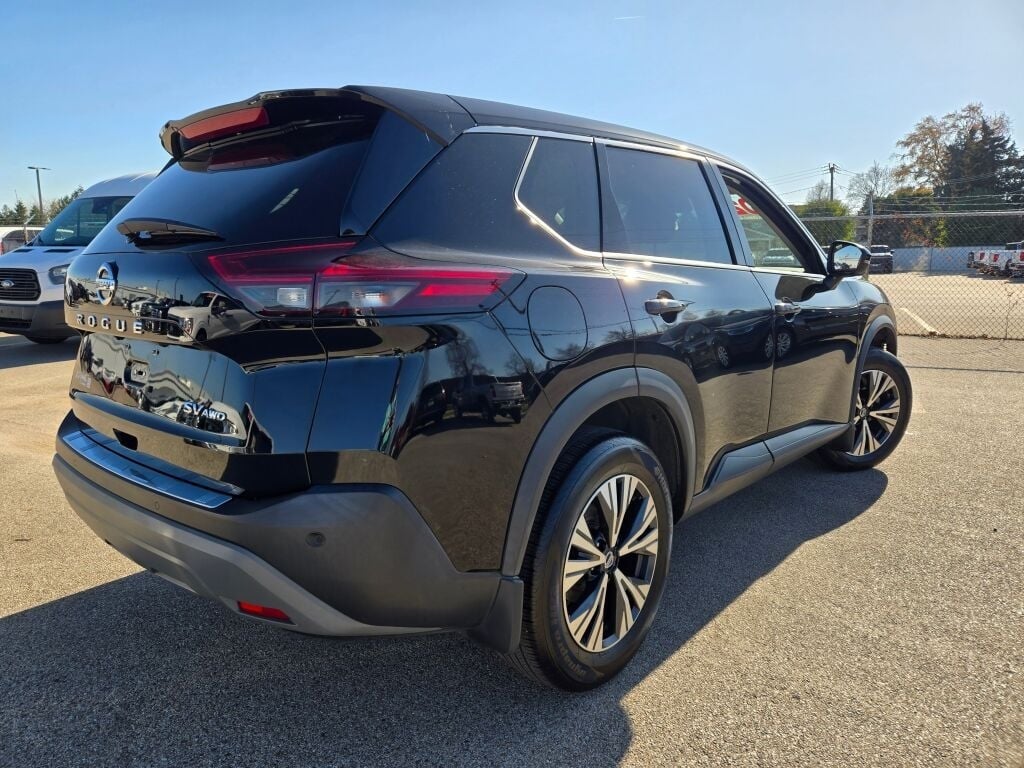 2021 Nissan Rogue SV