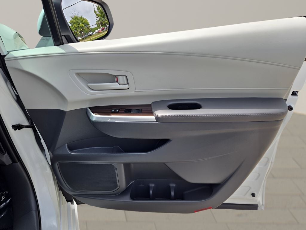 2023 Toyota Sienna LE 8 Passenger