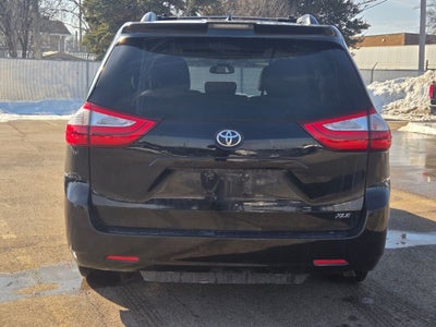 2019 Toyota Sienna XLE 8 Passenger