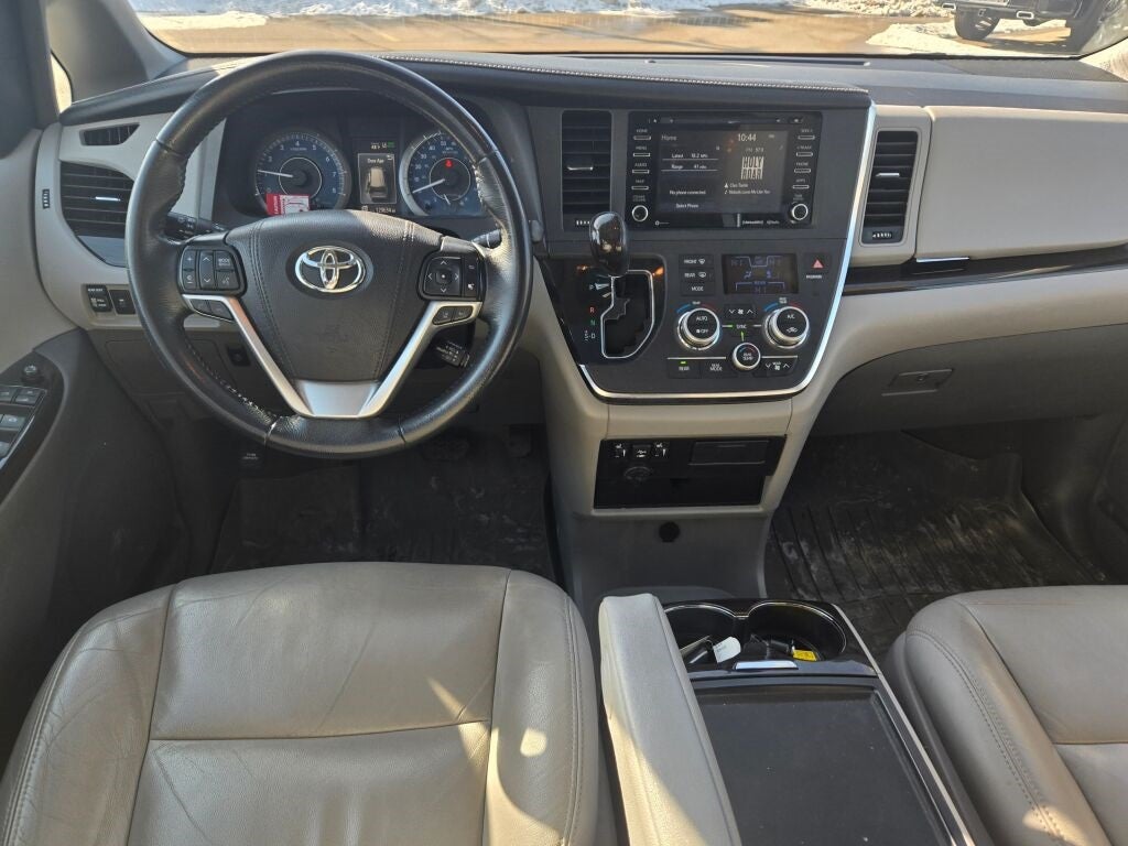 2019 Toyota Sienna XLE 8 Passenger
