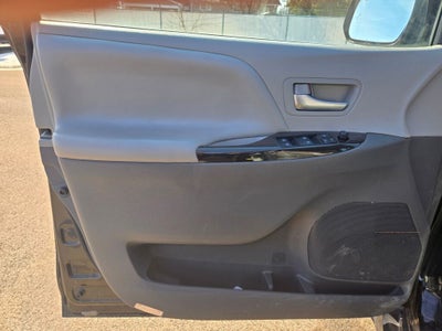 2019 Toyota Sienna XLE 8 Passenger