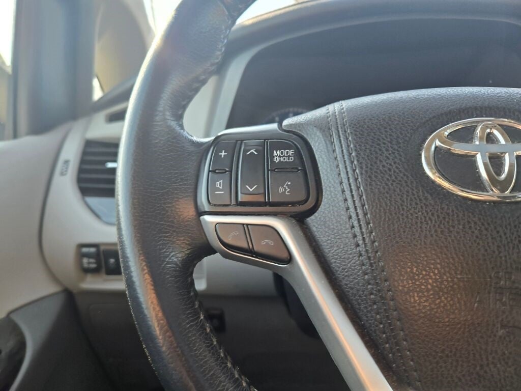 2019 Toyota Sienna XLE 8 Passenger