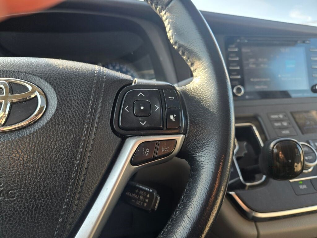 2019 Toyota Sienna XLE 8 Passenger