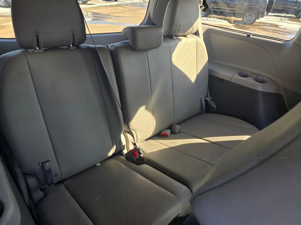 2019 Toyota Sienna XLE 8 Passenger