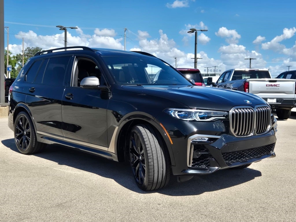 2022 BMW X7 M50i