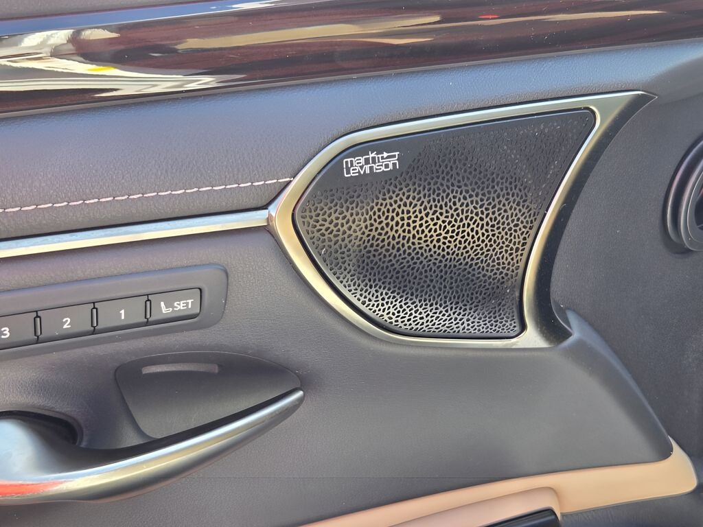 2019 Lexus ES 300h Luxury