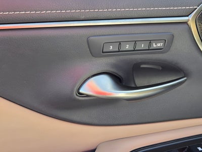 2019 Lexus ES 300h Luxury
