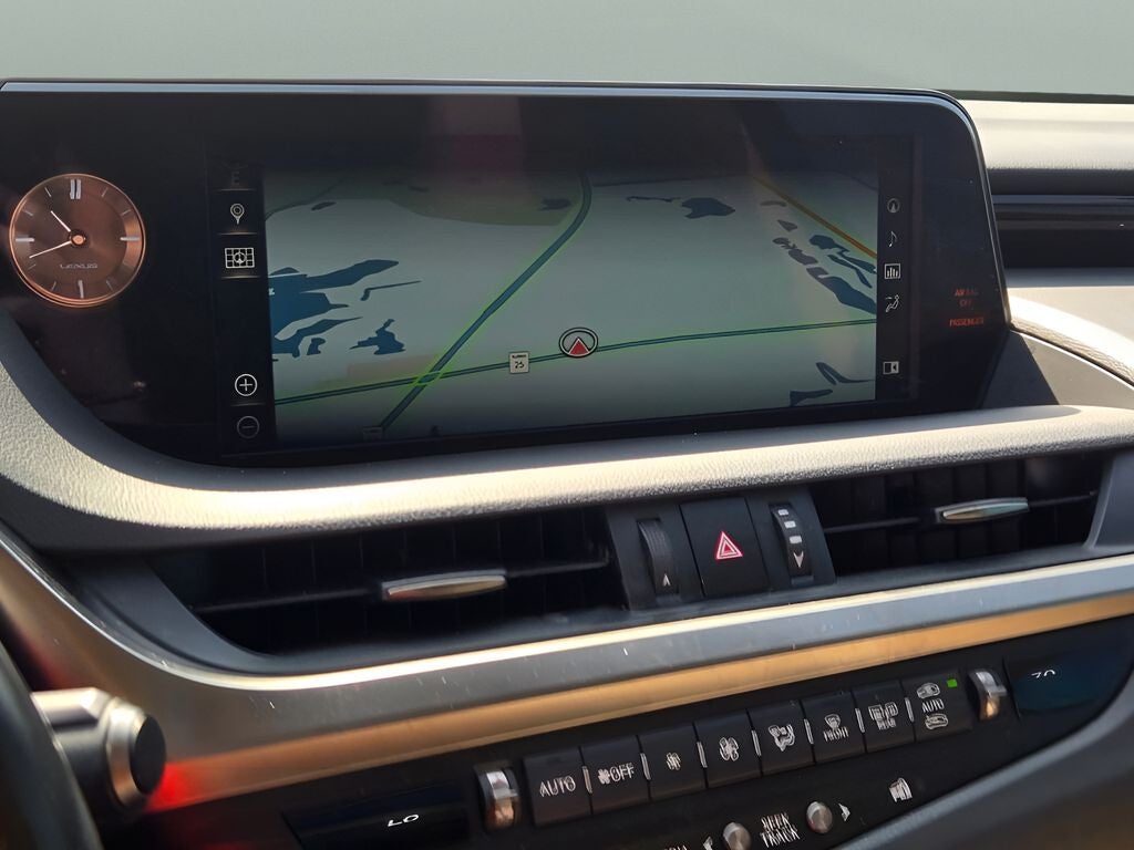 2019 Lexus ES 300h Luxury