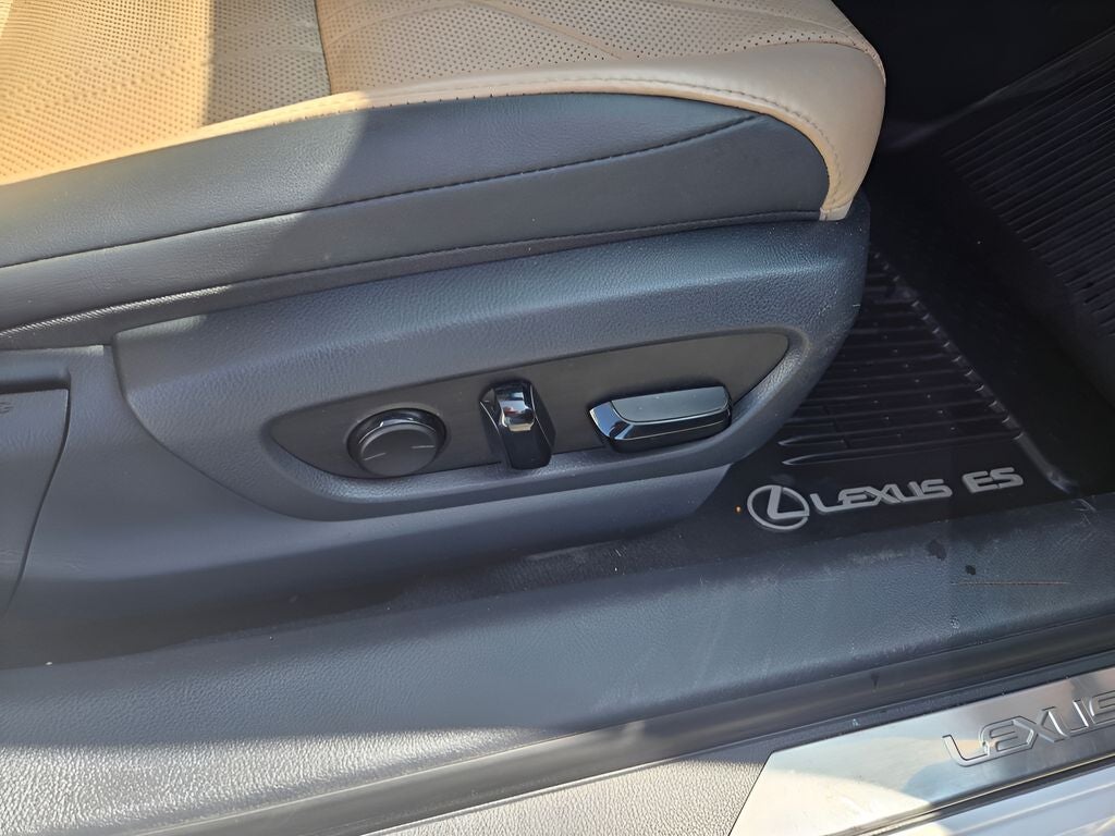 2019 Lexus ES 300h Luxury