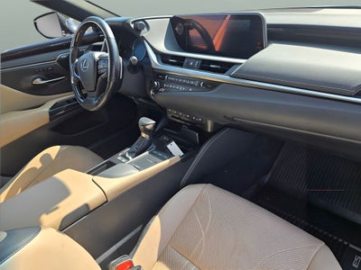 2019 Lexus ES 300h Luxury