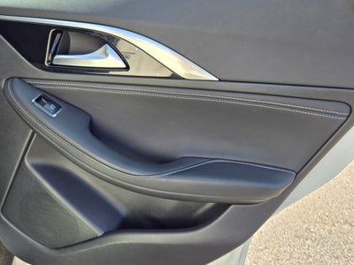 2018 INFINITI QX30 Premium