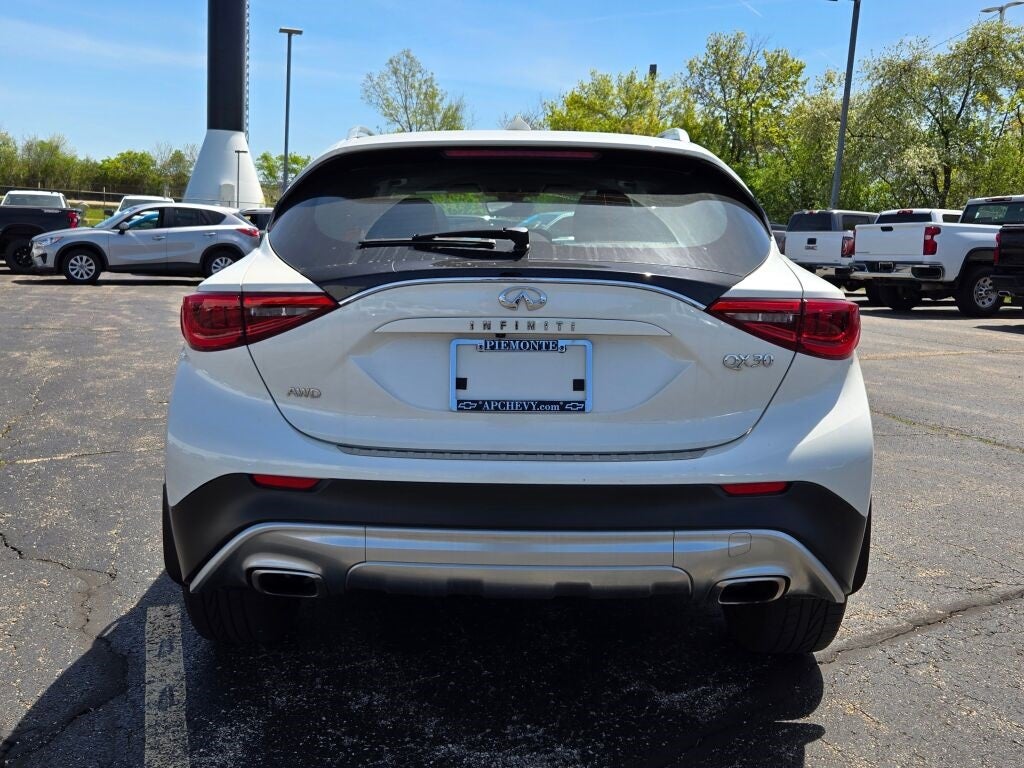 2018 INFINITI QX30 Premium