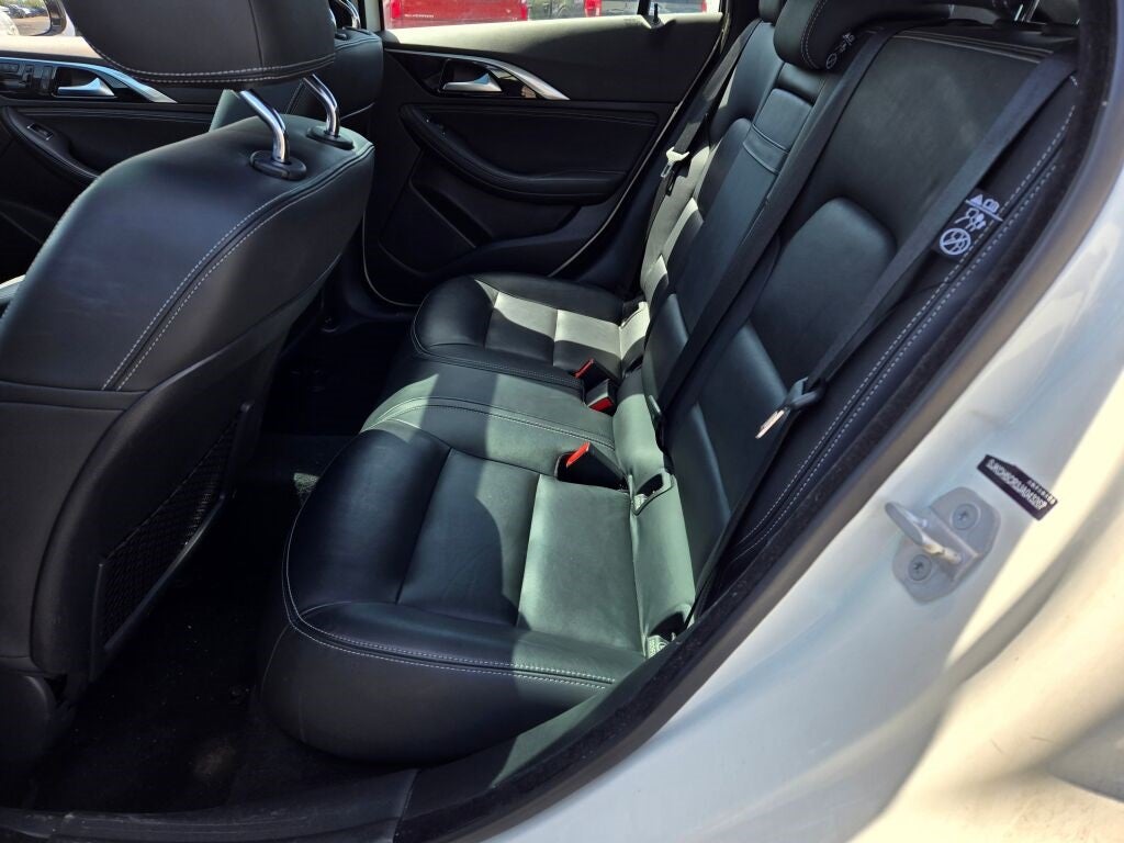 2018 INFINITI QX30 Premium