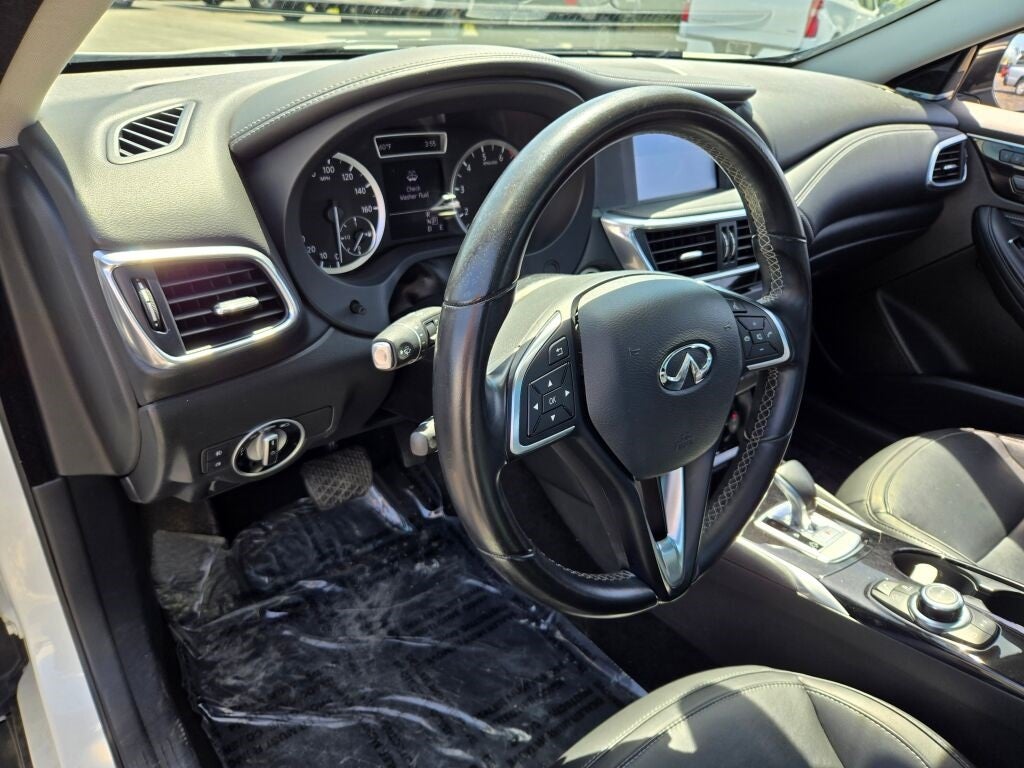 2018 INFINITI QX30 Premium