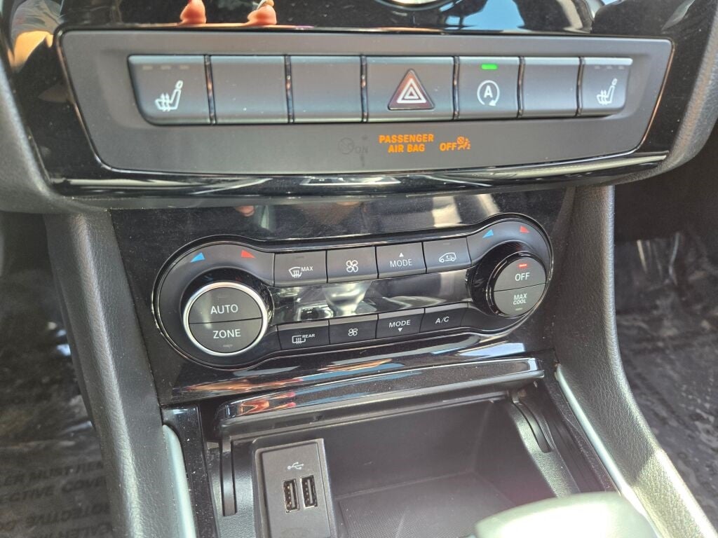 2018 INFINITI QX30 Premium