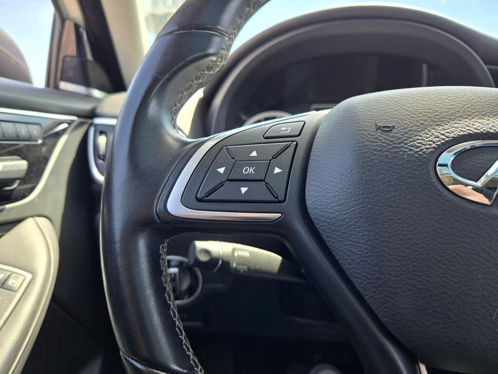 2018 INFINITI QX30 Premium