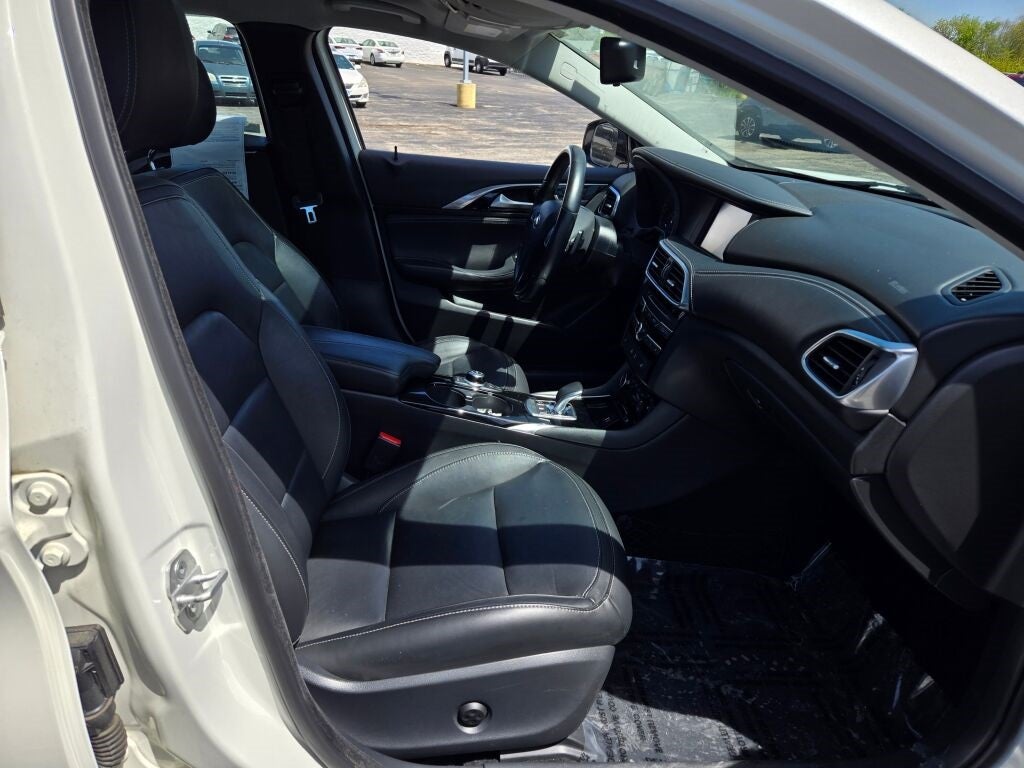 2018 INFINITI QX30 Premium