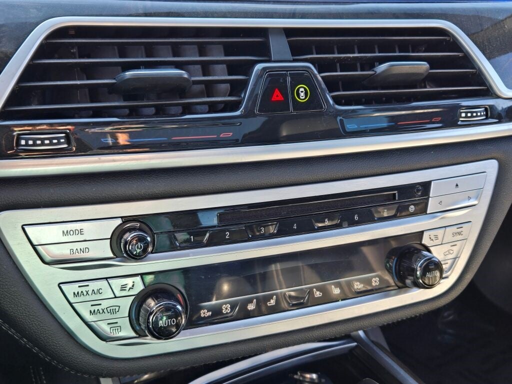 2020 BMW 7 Series 740i