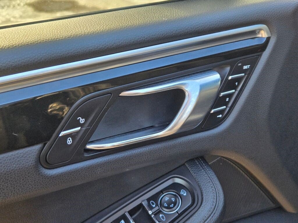 2018 Porsche Macan Base