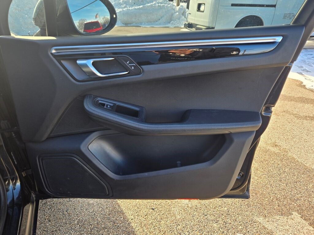 2018 Porsche Macan Base