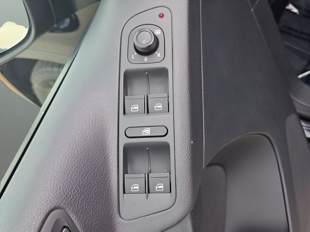 2018 Volkswagen Tiguan Limited 2.0T 4Motion