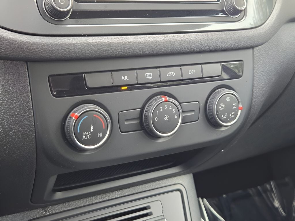 2018 Volkswagen Tiguan Limited 2.0T 4Motion